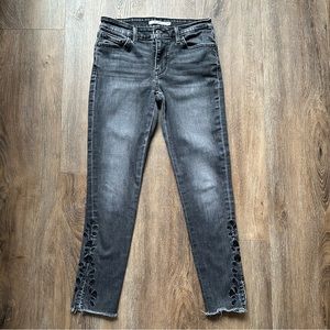 Levi’s 711 Skinny Jeans